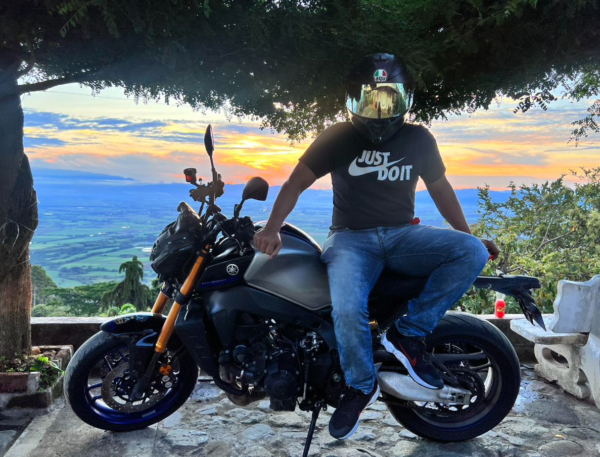 <em>Rafel vasquez </em>